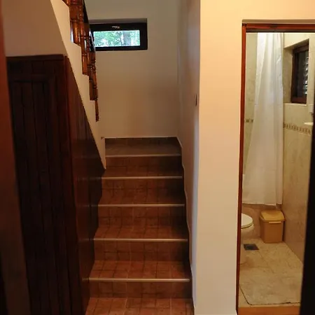 Dom wakacyjny Vikend-kuca Vevericji Kraj Vranić