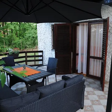 Dom wakacyjny Vikend-kuca Vevericji Kraj Vranić