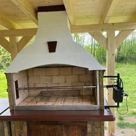 Dom wakacyjny Vikend-kuca Vevericji Kraj