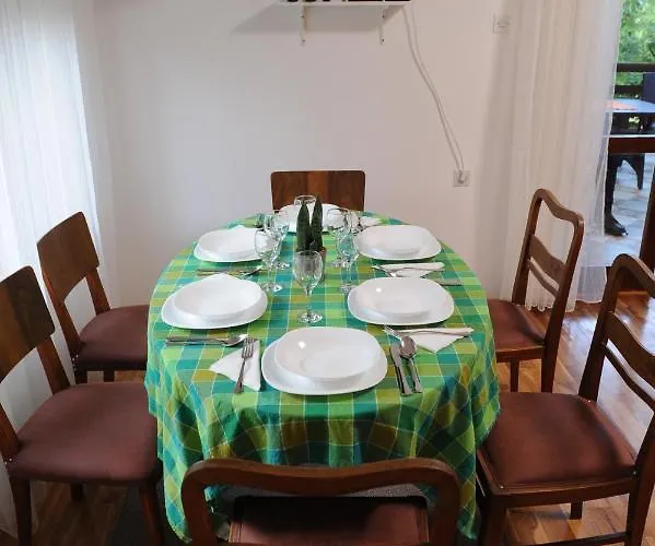 Vikend-kuca Vevericji Kraj Дом отдыха *